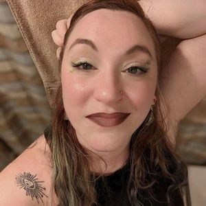 Meet your Posher, Camille